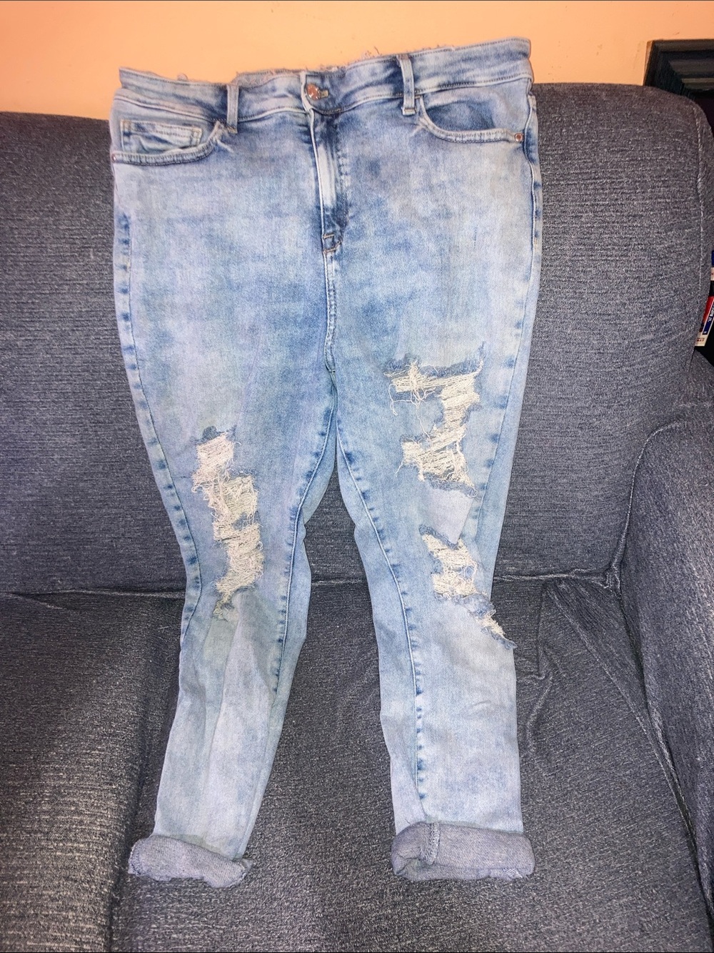Guess Light Wash Distressed Boyfriend Jeans